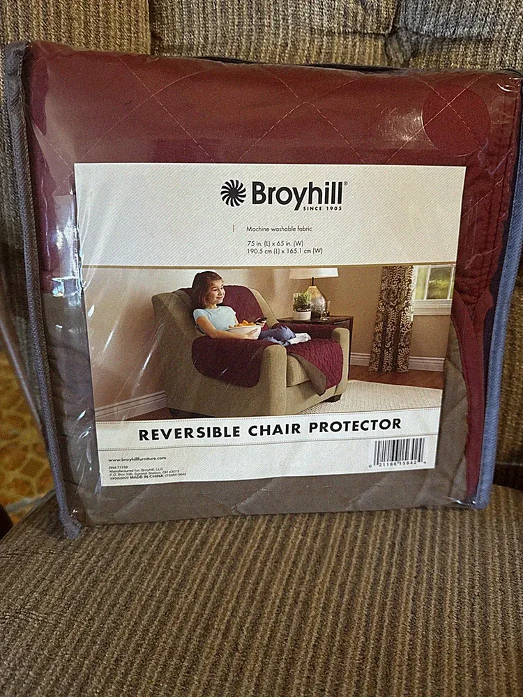 Broyhill Reversible Chair Protector Burgandy/Brown 75in L/ 65in W New