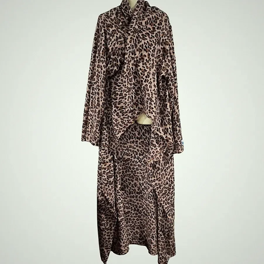 Snuggie Leopard Print Shawl Wrap Blanket Lounger Women's